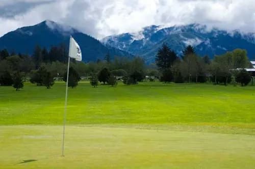 Bay Breeze Golf Course & Driving Range